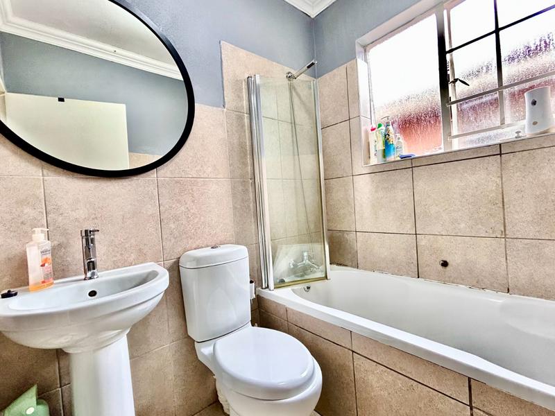 2 Bedroom Property for Sale in Ngwenya River Estate North West